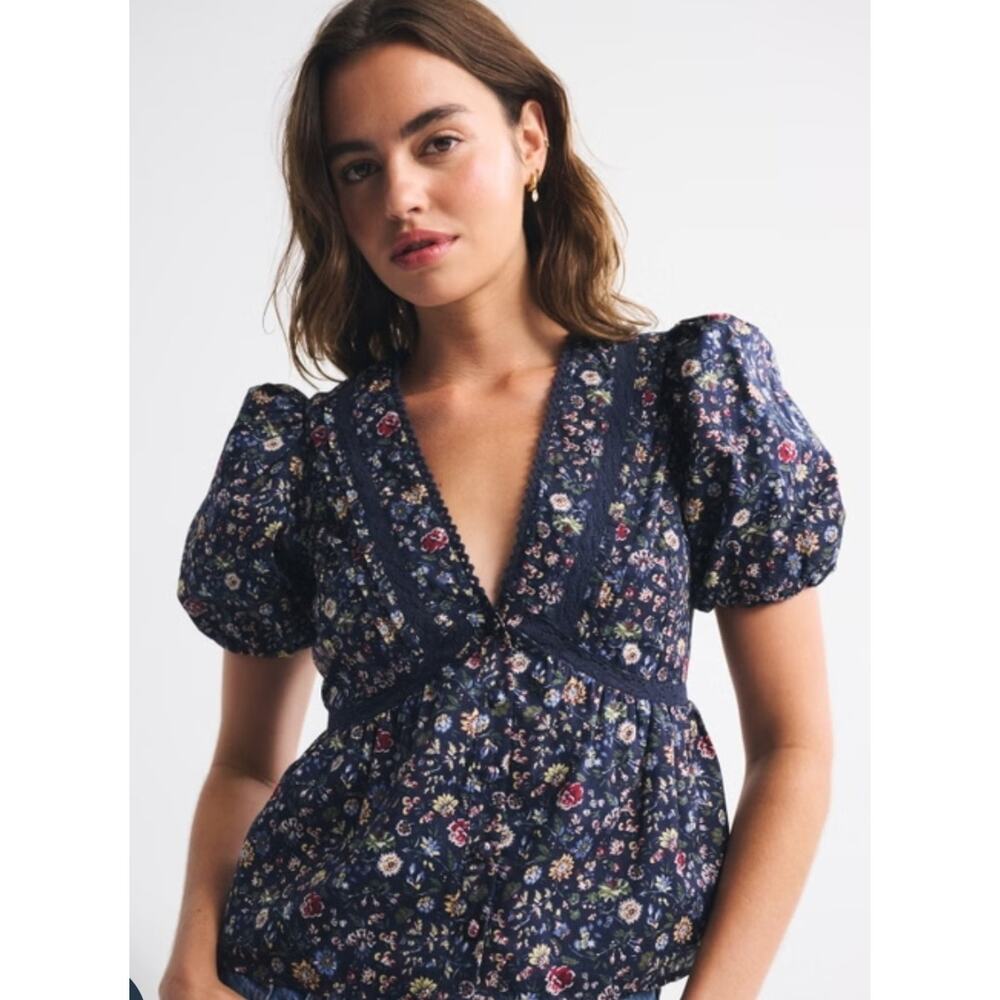 Abercrombie & Fitch Navy Floral Puff-Sleeve V-Neck Blouse